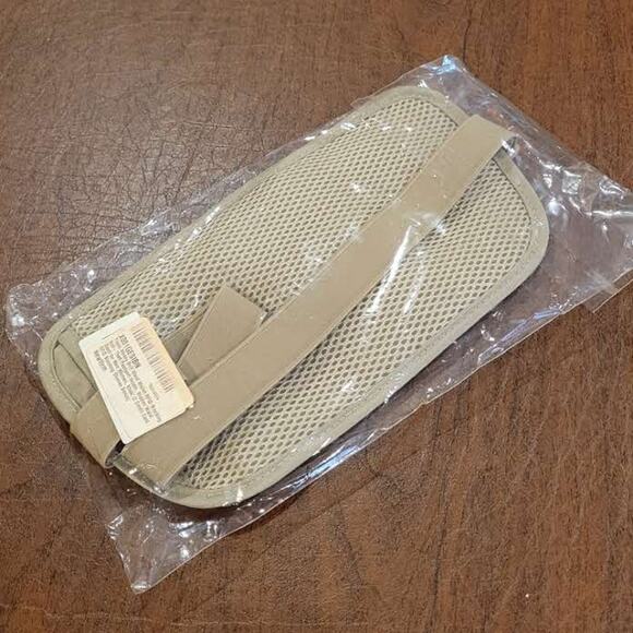 Lanney Beige Crossbody Waist Travel Bag Money Belt Fanny Pack RFID New - Picture 4 of 7